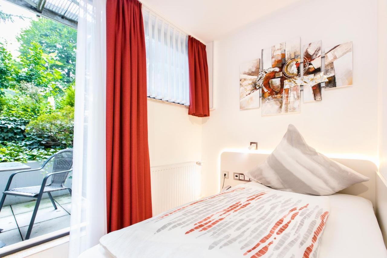 Hotel Am Duesseldorfer Platz Ratingen Buitenkant foto