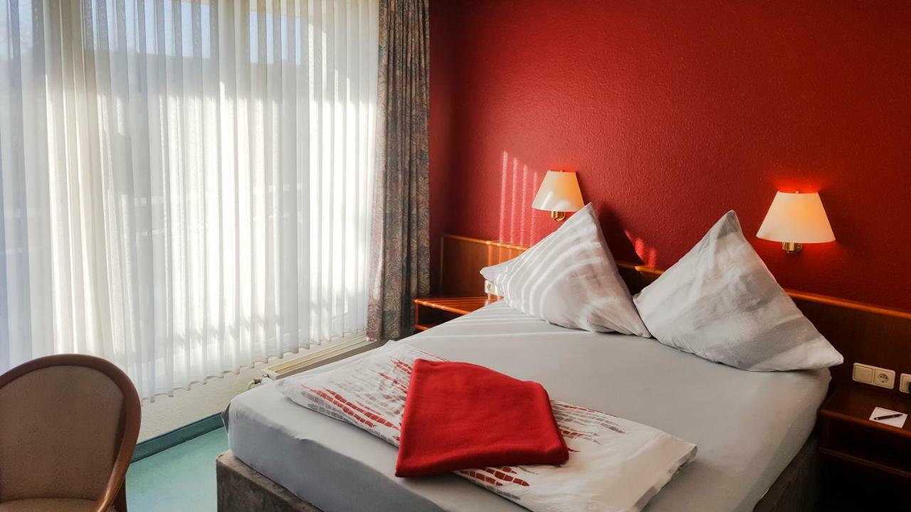 Hotel Am Duesseldorfer Platz Ratingen Buitenkant foto